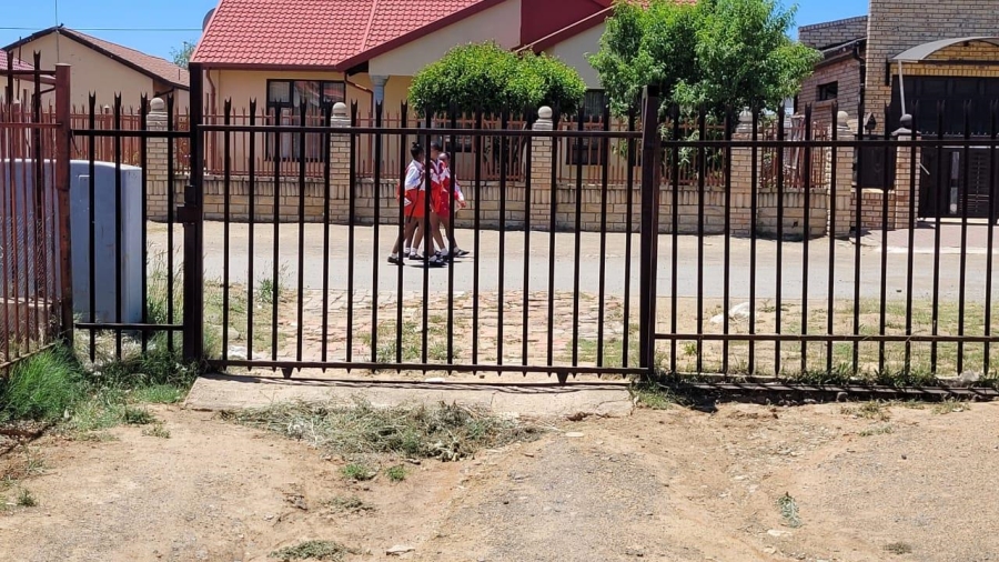 3 Bedroom Property for Sale in Botshabelo Free State